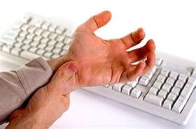 picture of wrist causing pain from carpal tunnel syndrome